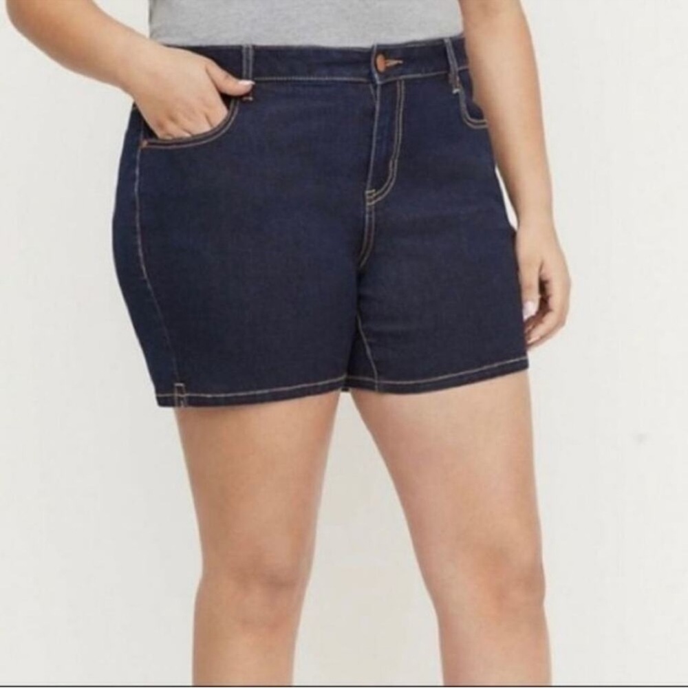 NWT Lane Bryant Mid‎ Rise Girlfriend Jean Shorts Dar Wash Size 18 Casual Stretch